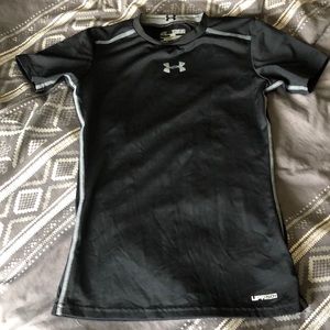 Boys under armour heat gear shirt